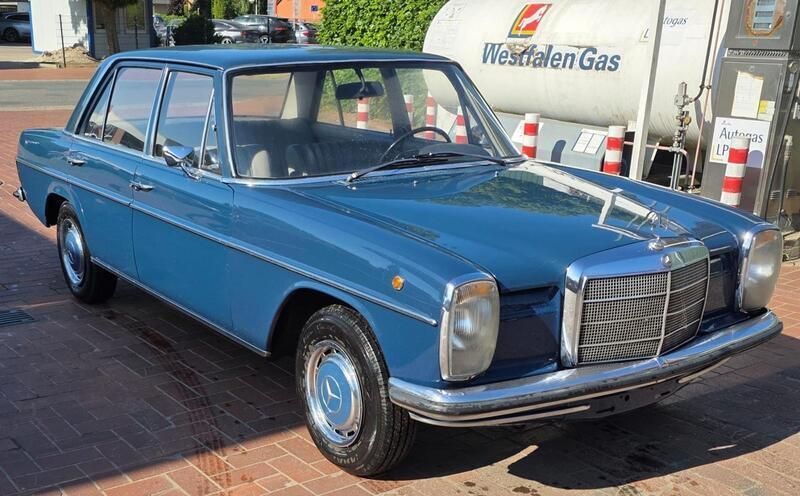 Gebraucht 1970 Mercedes W115 Limousine | 9.850 € - Bild 1/4