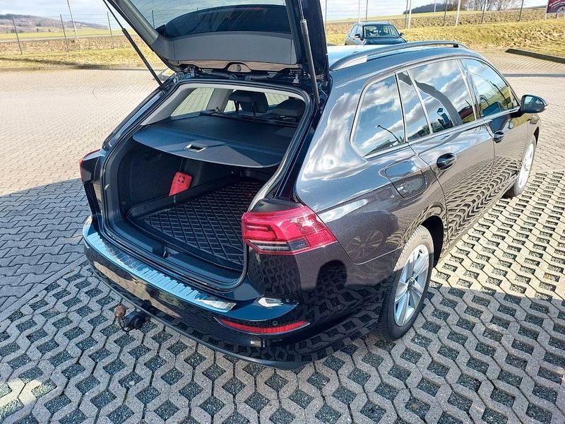 Gebraucht VW Golf VIII 131 PS (96 kW) 2021 Schwarz Kombi