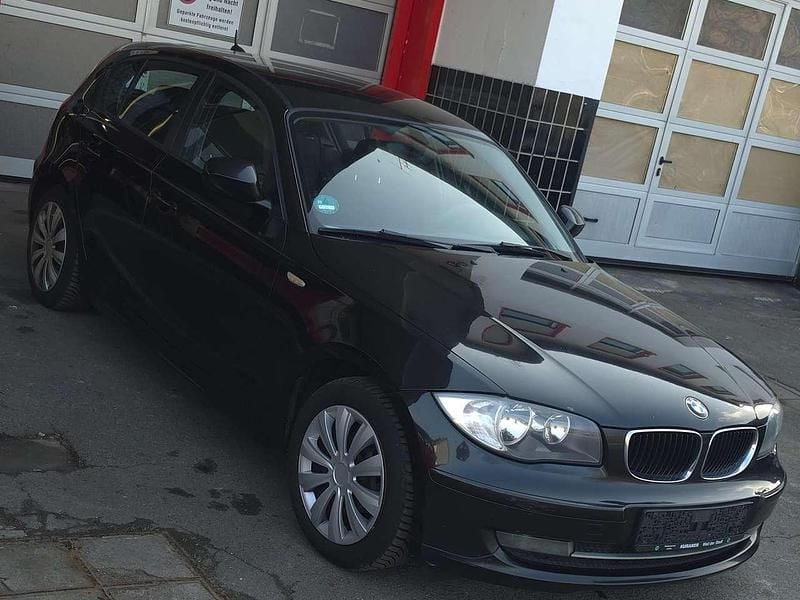 Second-hand BMW 118 143 CP (105 kW) 2009 Negru Hatchback