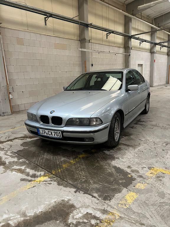 Silber Gebraucht 1998 BMW 523 Limousine | 1.300 € (Superpreis) - Bild 1/4