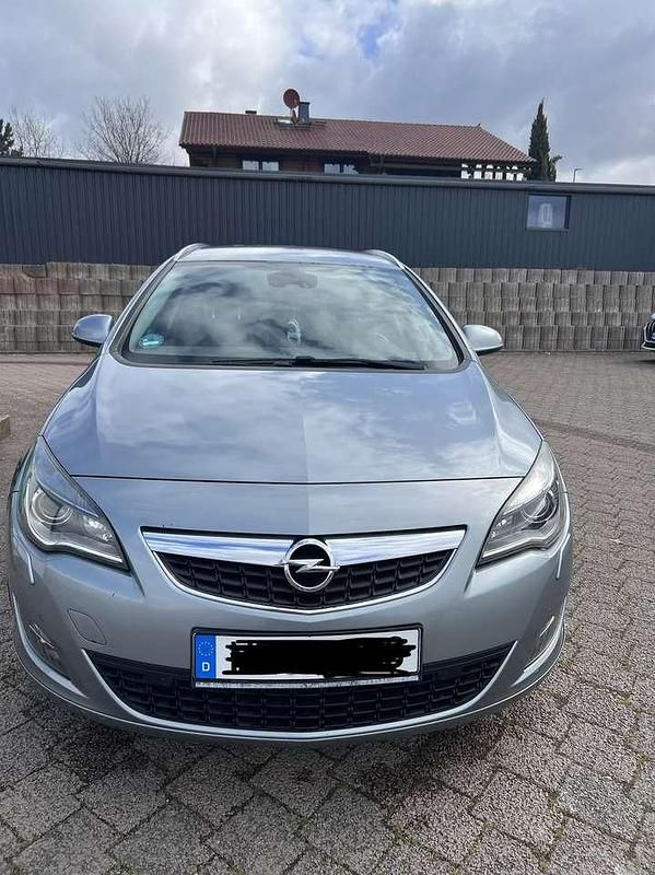 Gebraucht Opel Astra Sport 179 PS (131 kW) 2011 Grau Kombi