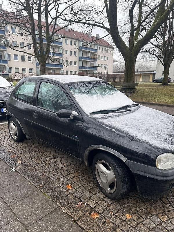 Gebraucht Opel Corsa 45 PS (33 kW) 1997 Schwarz Limousine