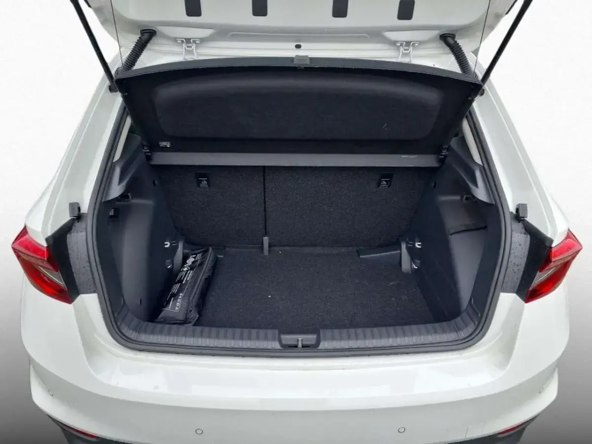 Gebraucht Skoda Fabia Essence 80 PS (58 kW) 2025 Candyweiß Kleinwagen