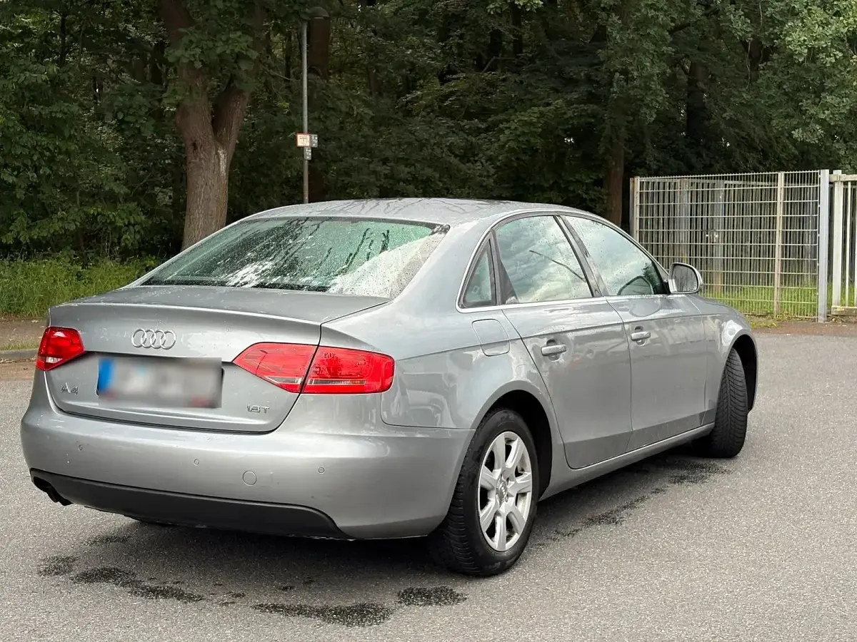 Gebraucht Audi A4 122 PS (89 kW) 2009 Silber Limousine