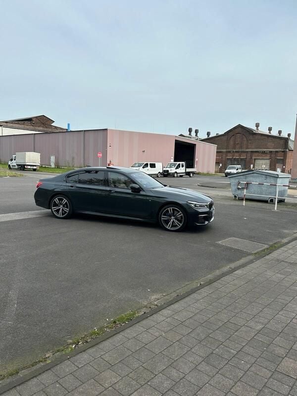 Grau Gebraucht 2018 BMW 740L M Sport Limousine | 48.000 € - Bild 1/4