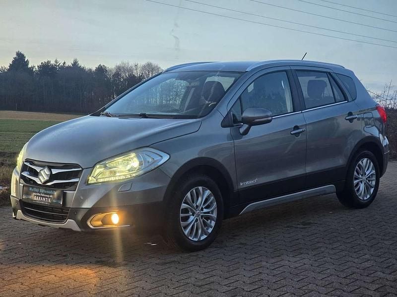Grau Gebraucht 2016 Suzuki SX4 S-Cross Comfort SUV | 11.890 € (Fairer Preis) - Bild 1/4