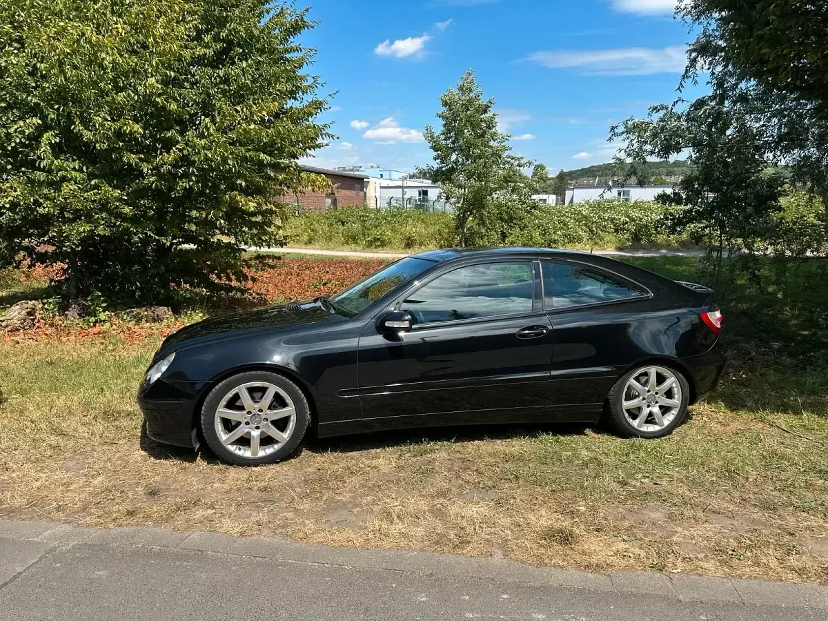 Gebraucht Mercedes C320 218 PS (160 kW) 2003 Schwarz Coupé