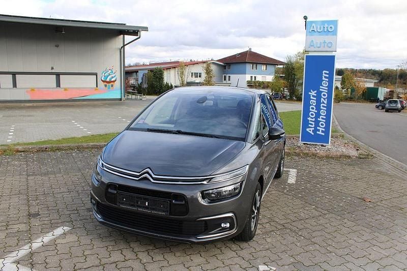 Grau Gebraucht 2019 Citroën C4 SpaceTourer Origins Van / Kleinbus | 14.399 € (Fairer Preis) - Bild 1/4