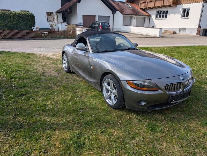 Gebraucht BMW Z4 193 PS (141 kW) 2003 Silber Cabrio