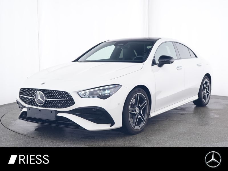 Weiss Gebraucht 2024 Mercedes CLA200 AMG Coupé | 38.900 € (Fairer Preis) - Bild 1/4