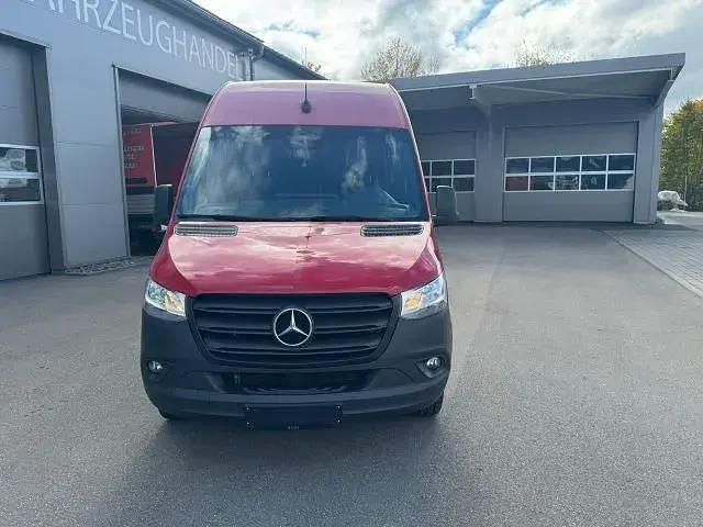 Second-hand Mercedes Sprinter 190 CP (139 kW) 2017 Roșu Van