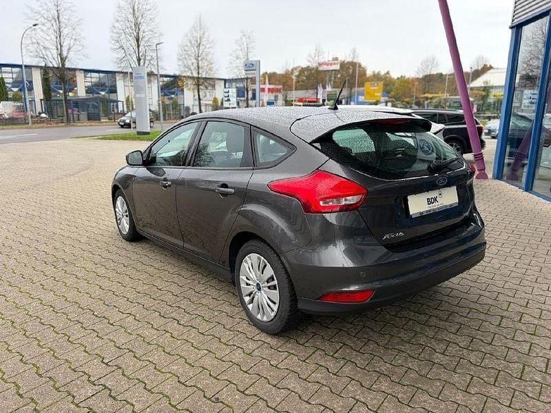 Gebraucht Ford Focus Business Edition 101 PS (74 kW) 2018 Grau Limousine