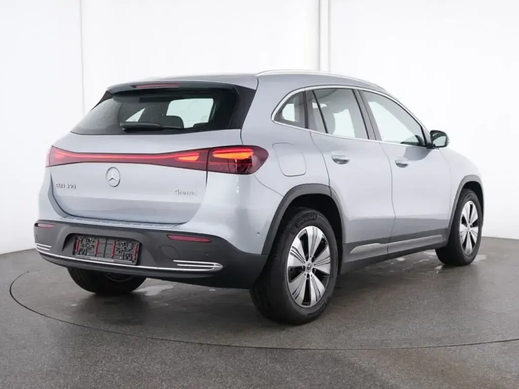 Gebraucht Mercedes EQA350 214 kW (292 PS) 2025 Hightechsilber (metallic) SUV