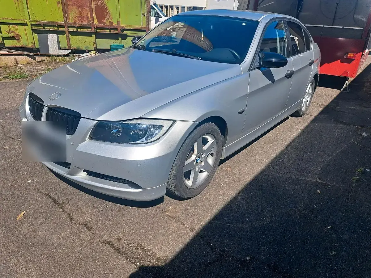 Używany BMW 320 150 KM (110 kW) 2005 Srebrny Sedan/Limuzyna