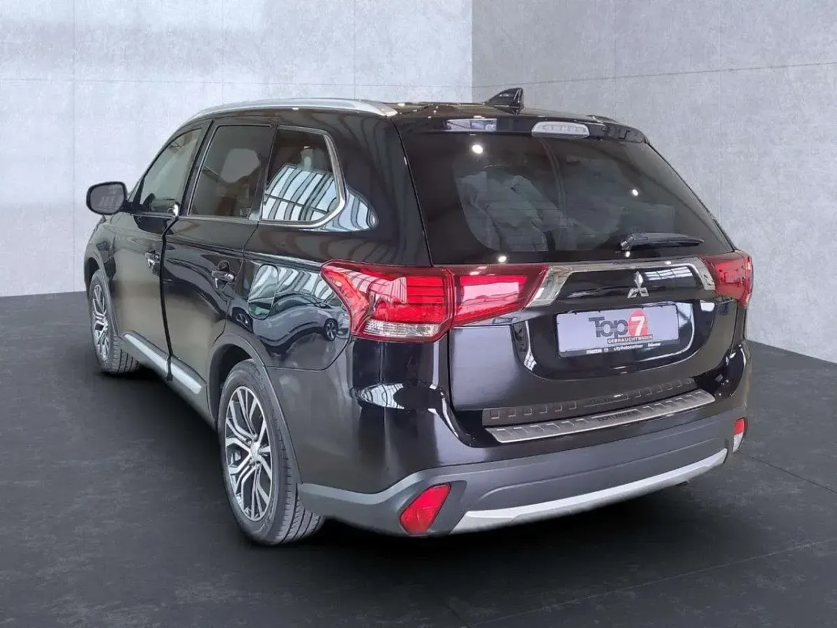 Gebraucht Mitsubishi Outlander Edition 150 PS (110 kW) 2017 Schwarz SUV