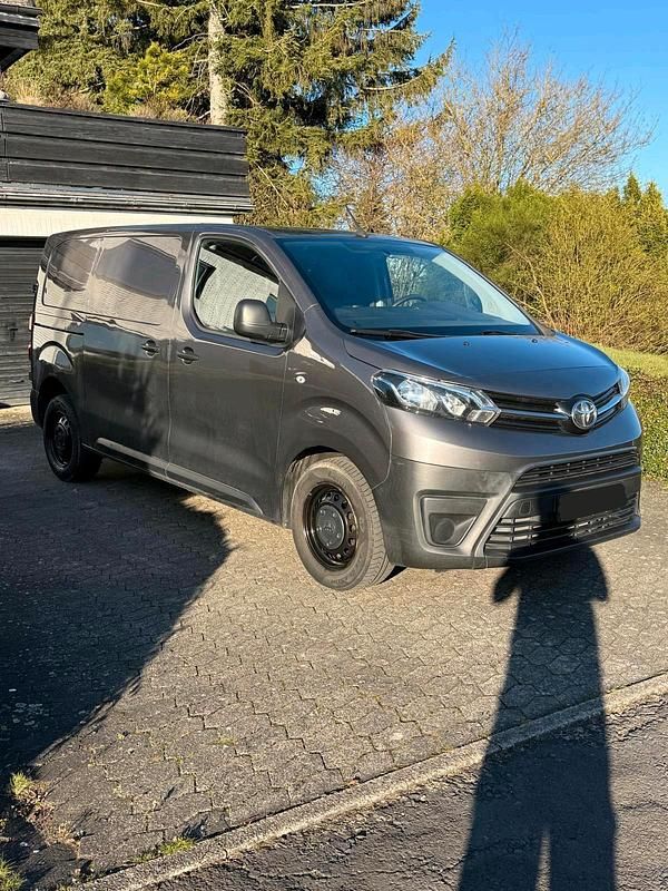 Gebraucht Toyota Proace 122 PS (89 kW) 2017 Grau Van / Kleinbus