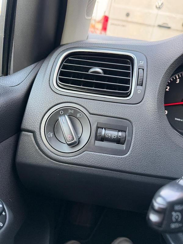 Gebraucht VW Polo 80 PS (58 kW) 2010 Grau Kleinwagen