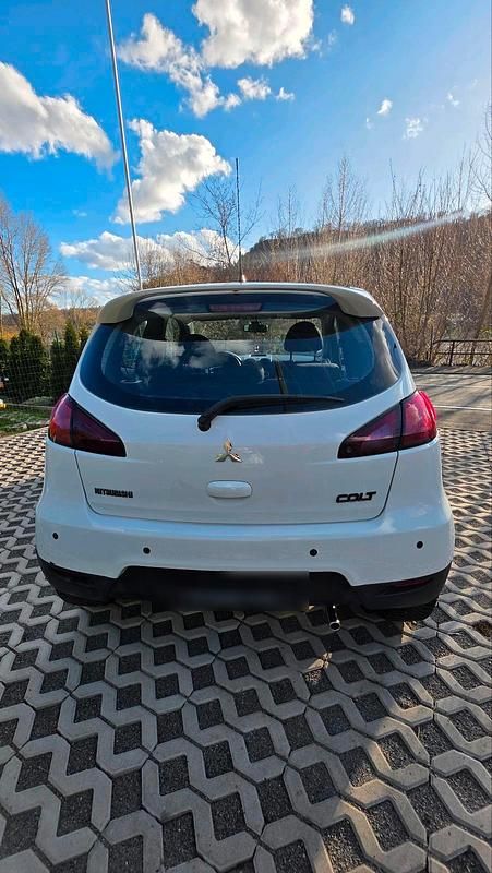 Gebraucht Mitsubishi Colt 75 PS (55 kW) 2010 Weiß Kleinwagen