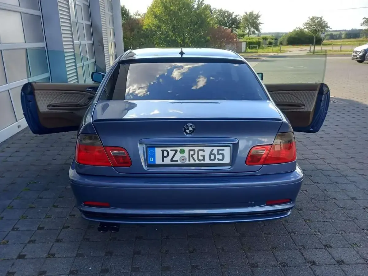 Gebraucht BMW 323 Sport Line 170 PS (125 kW) 2000 Blau Limousine