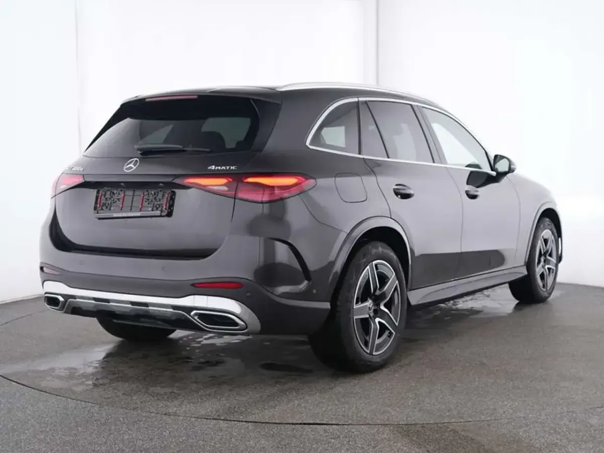 Gebraucht Mercedes GLC300 AMG 204 PS (150 kW) 2025 Grau graphitgrau SUV