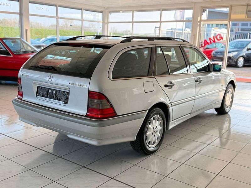 Gebraucht Mercedes C200 163 PS (119 kW) 2000 Silber Kombi