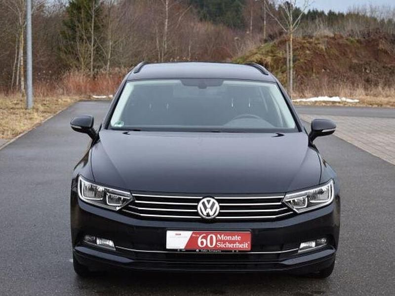 Gebraucht VW Passat Comfortline 120 PS (88 kW) 2018 Schwarz Kombi