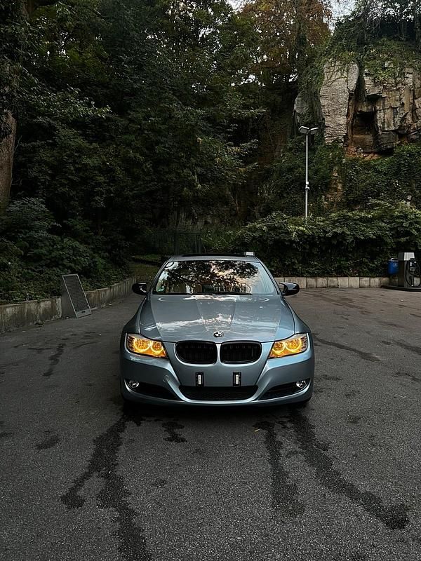 Andere farben Gebraucht 2010 BMW 325 M Sport Limousine | 7.800 € (Fairer Preis) - Bild 1/4