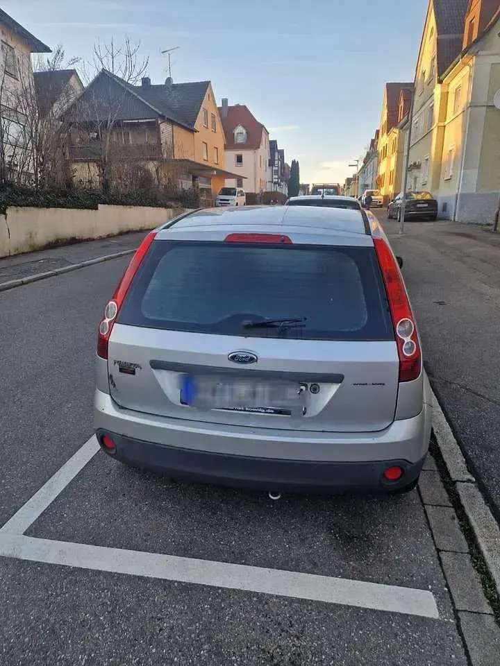 Gebraucht Ford Fiesta Ambiente 69 PS (50 kW) 2006 Kleinwagen