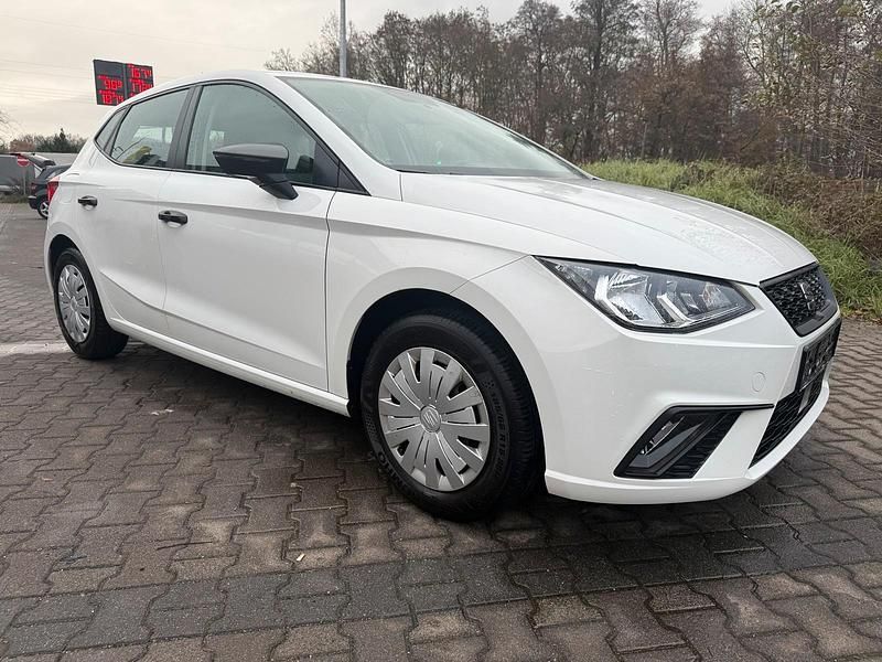 Weiß Gebraucht 2021 Seat Ibiza Kleinwagen | 11.299 € - Bild 1/4