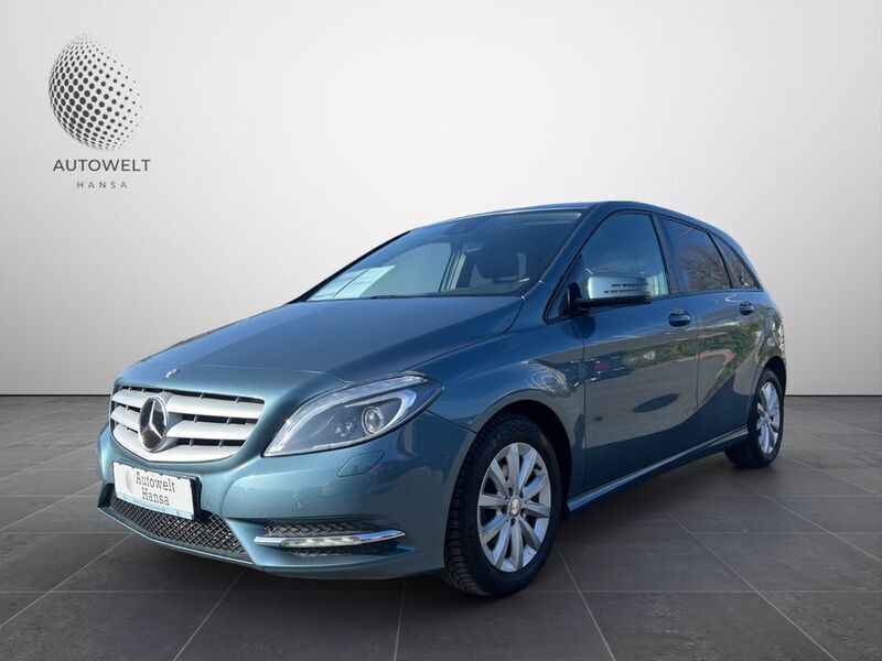 Blau Gebraucht 2013 Mercedes B180 Van / Kleinbus | 11.499 € (Guter Preis) - Bild 1/4