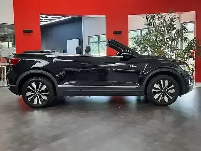 Gebraucht VW T-Roc Cabriolet Goal 116 PS (85 kW) 2025 Deep black perleffekt Cabrio