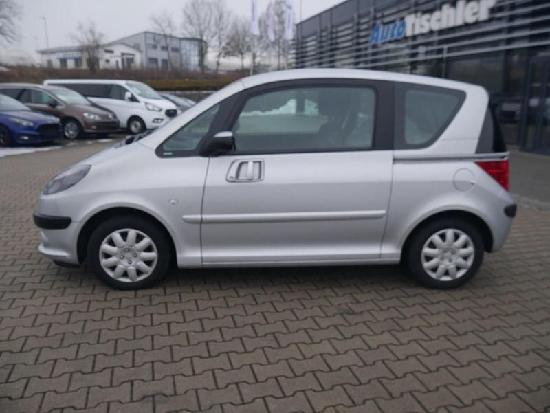 Gebraucht Peugeot 1007 73 PS (53 kW) 2008 Silber Van / Kleinbus