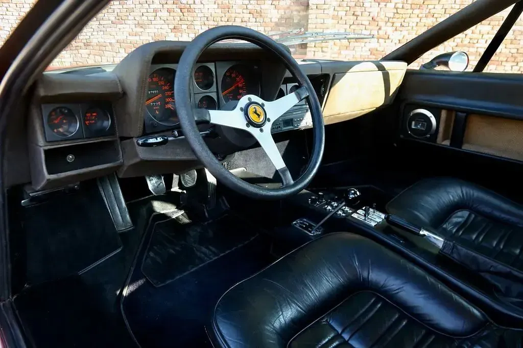 Second-hand Ferrari 365 1974 Roșu
