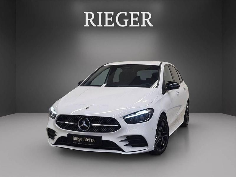 Unilack polarweiß Gebraucht 2024 Mercedes B200 AMG Van / Kleinbus | 31.887 € (Fairer Preis) - Bild 1/4