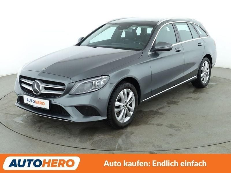 Grau Gebraucht 2019 Mercedes C200 Avantgarde Limousine | 22.590 € (Superpreis) - Bild 1/3