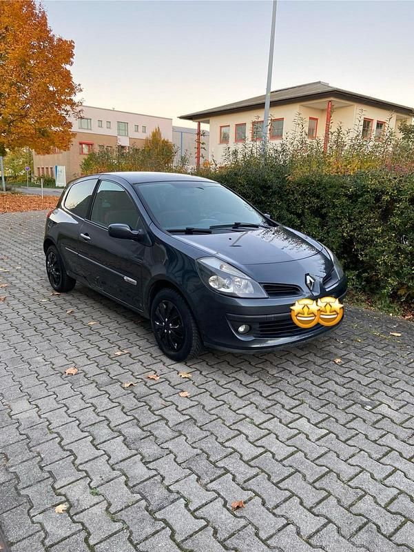Grau Gebraucht 2007 Renault Clio II Rip Curl Limousine | 1.500 € (Guter Preis) - Bild 1/4