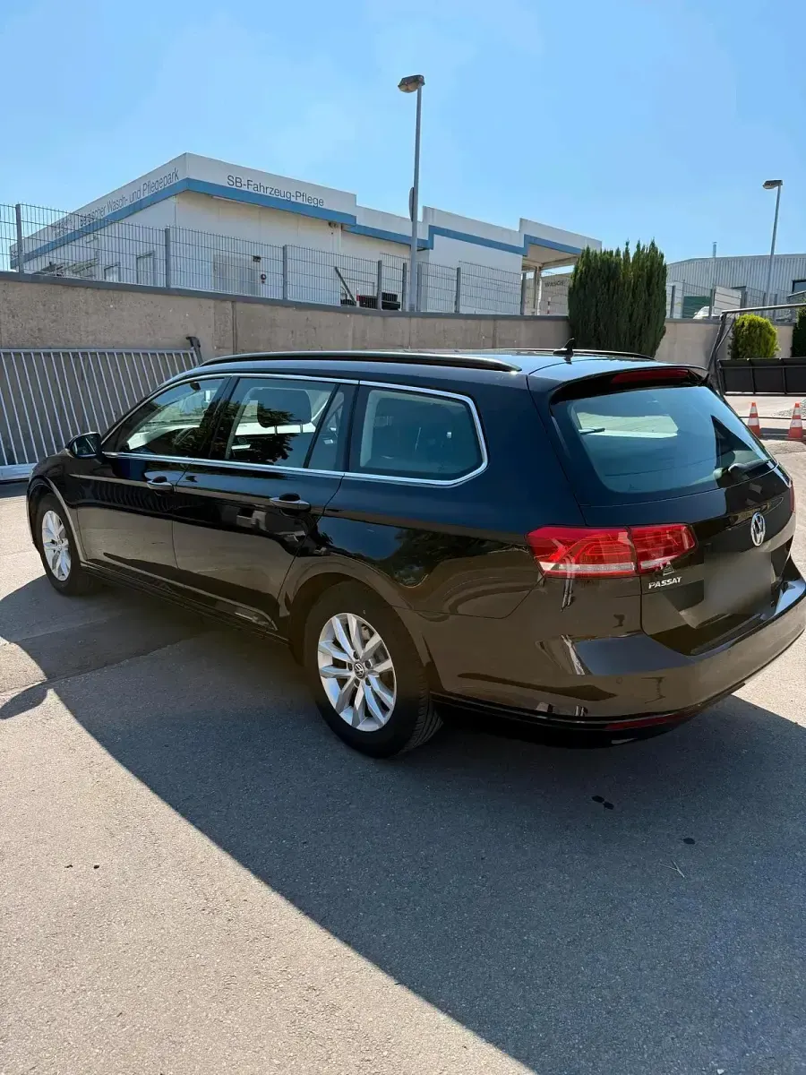 Gebraucht VW Passat 150 PS (110 kW) 2019 Schwarz Kombi