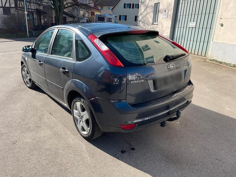 Gebraucht Ford Focus 101 PS (74 kW) 2007 Grau Limousine