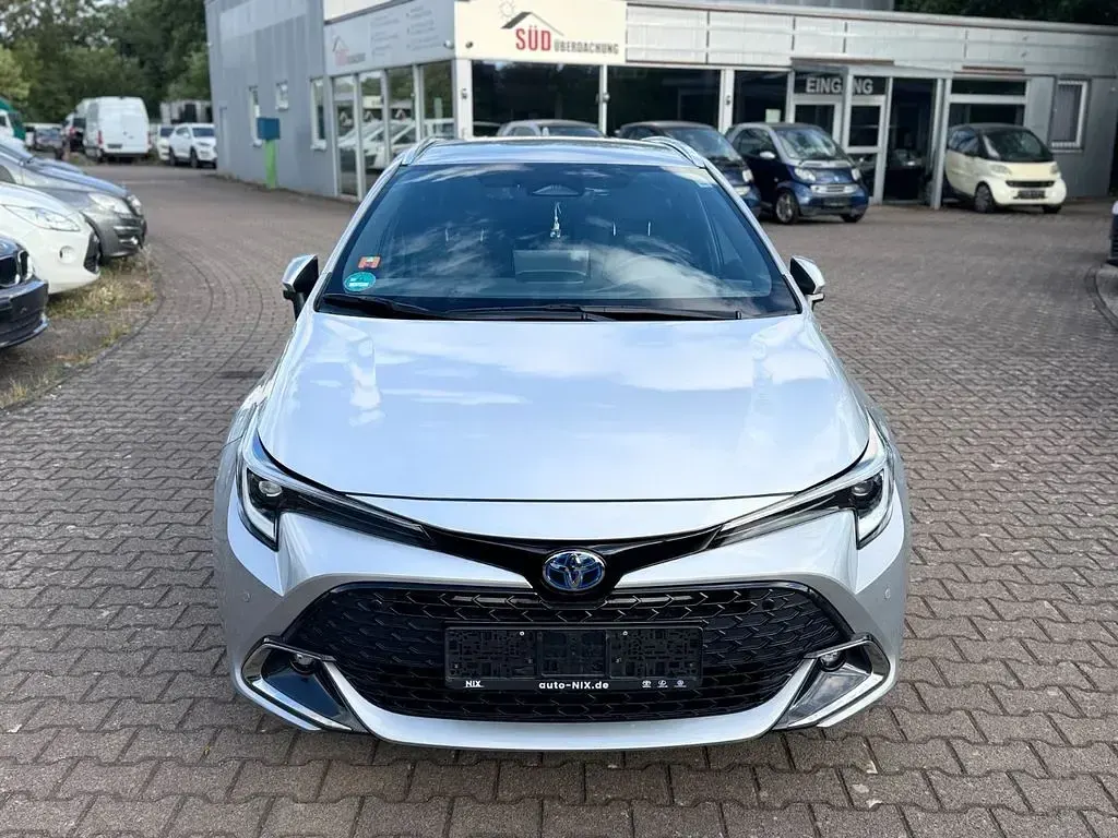 Gebraucht Toyota Corolla Team 152 PS (111 kW) 2024 Silber Kombi