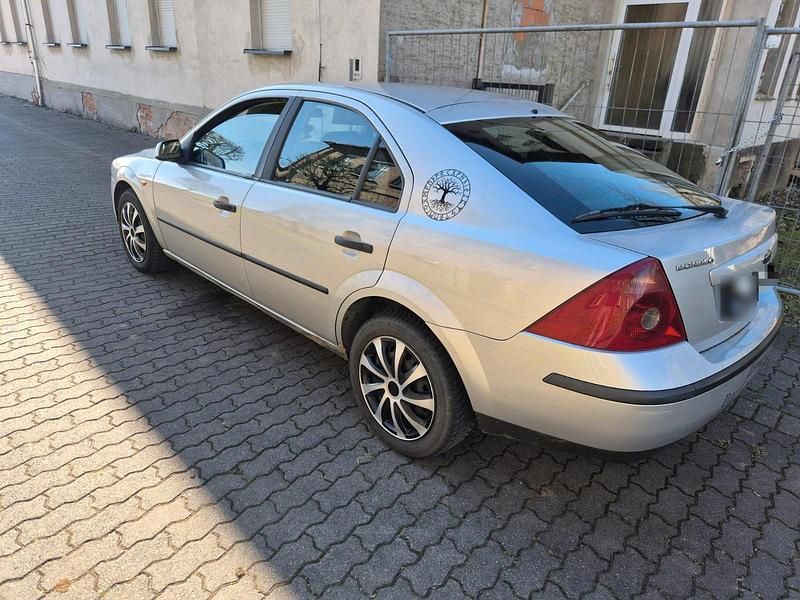 Gebraucht Ford Mondeo 115 PS (84 kW) 2002 Grau Limousine