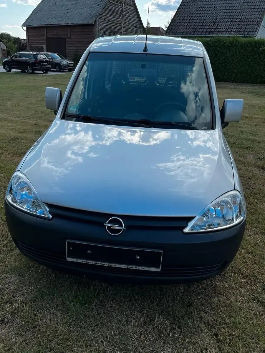 Gebraucht Opel Combo 75 PS (55 kW) 2011 Silber Van / Kleinbus