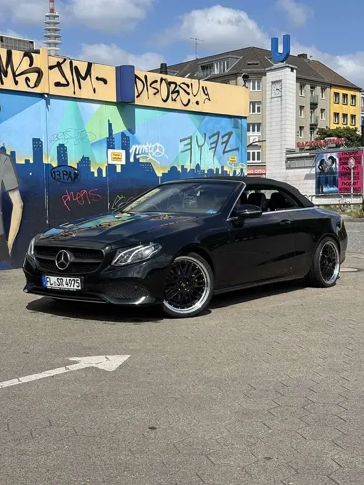 Gebraucht Mercedes E200 184 PS (135 kW) 2019 Schwarz Cabrio