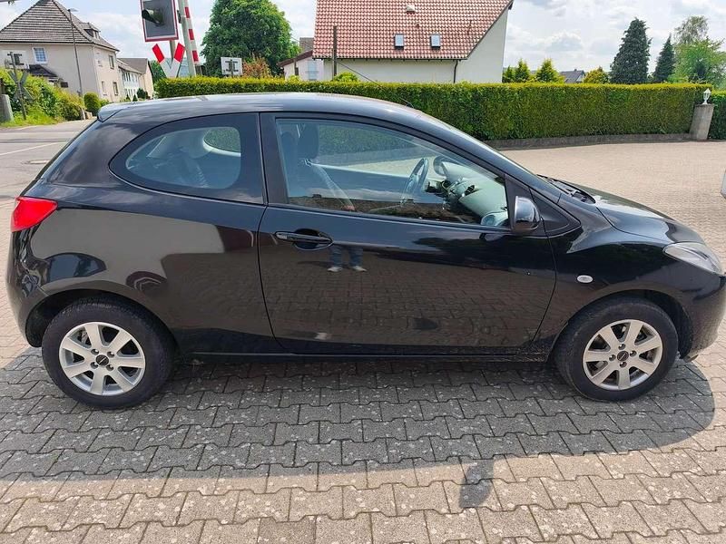 Gebraucht Mazda 2 Inclusive 75 PS (55 kW) 2009 Schwarz Kleinwagen