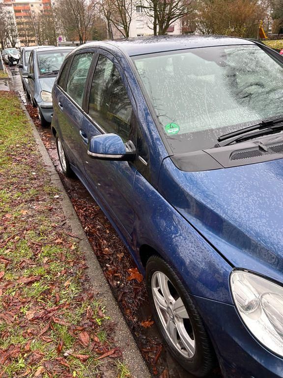 Schwarz Gebraucht 2009 Mercedes B170 Van / Kleinbus | 2.090 € (Guter Preis) - Bild 1/4