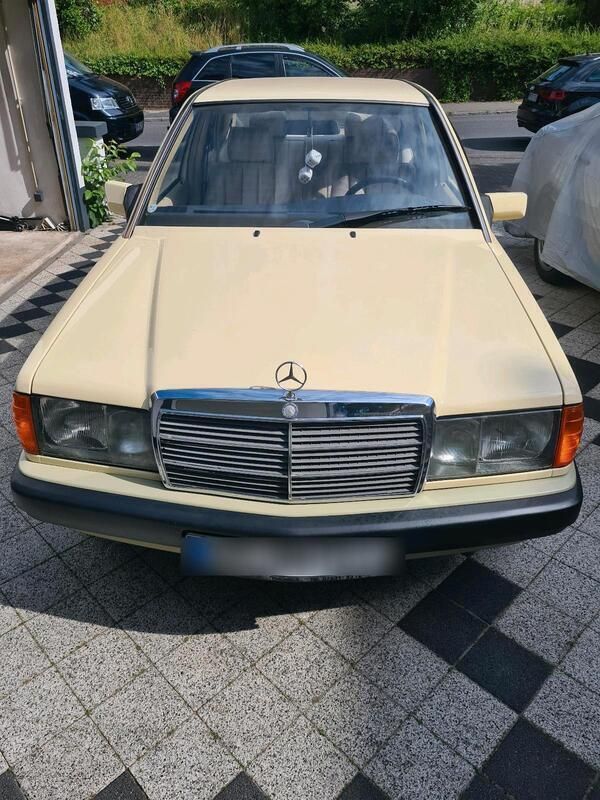 Andere außenfarben Gebraucht 1992 Mercedes 190 Limousine | 11.450 € - Bild 1/4