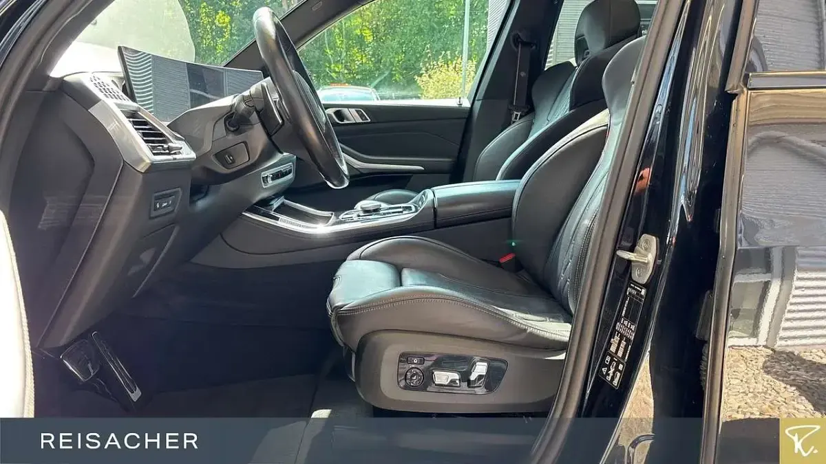 Gebraucht BMW X5 M Sport 334 PS (245 kW) 2024 Saphirschwarz metallic SUV