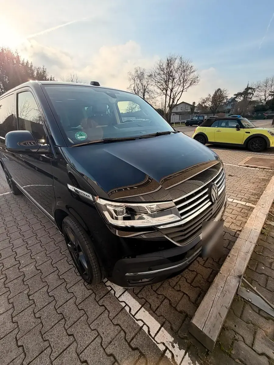 Gebraucht VW Multivan Highline 146 PS (107 kW) 2021 Schwarz Van / Kleinbus