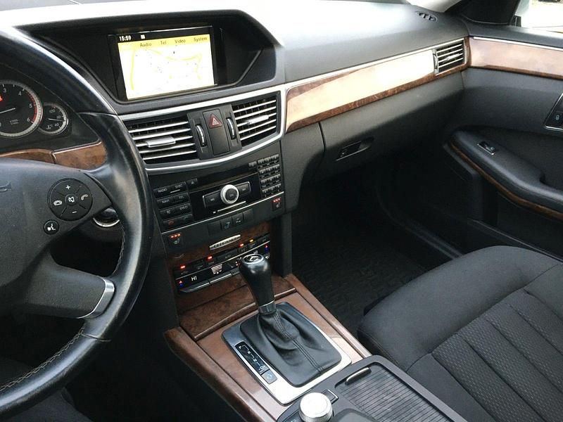 Second-hand Mercedes E220 170 CP (125 kW) 2011 Argintiu Break