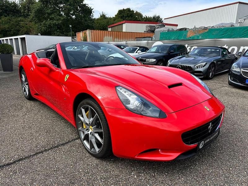 Gebraucht Ferrari California 489 PS (359 kW) 2012 Rosso scuderia Cabrio
