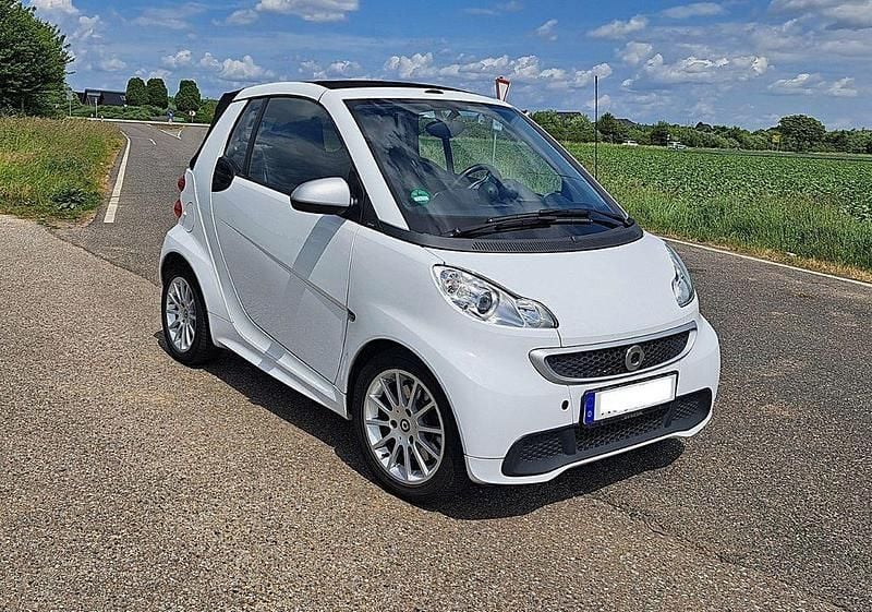 Weiß Gebraucht 2012 Smart ForTwo Cabrio Cabrio | 6.200 € (Fairer Preis) - Bild 1/4